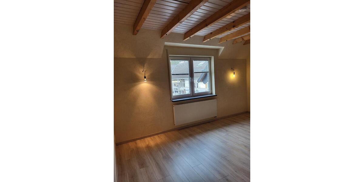 Maisonettenwohnung Overath - 4 Zimmer, 150 m&sup2;, 1.300&euro; | Angebot:25718215