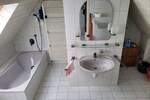 7-ZimmerHAUS MIT 3 BÄDERN, 2 GARAGEN UND GROSSEM GARTEN IN GUTER, ZENTRUMSNAHER WOHNLAGE!
