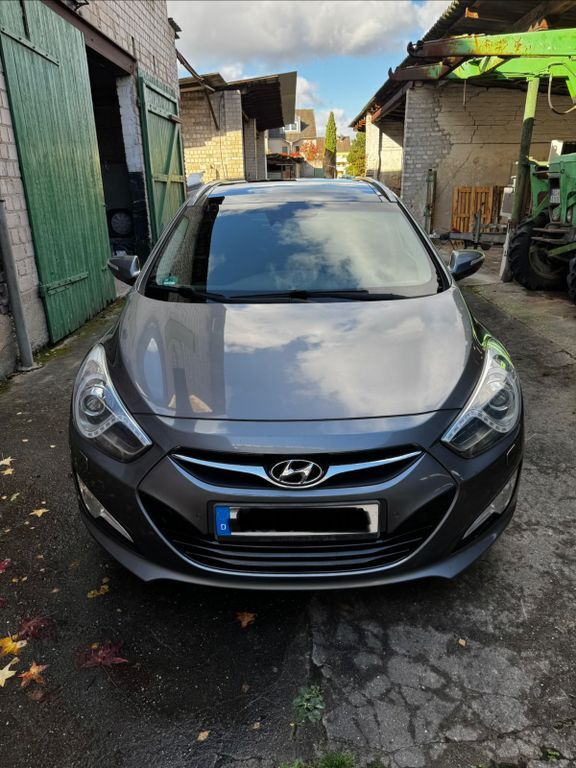 Hyundai i40 147.300 km 9.750 € Köln 50999