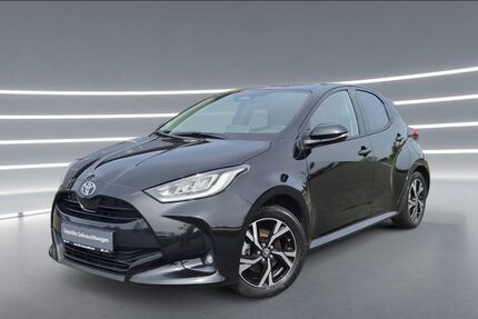 Toyota Yaris 10.968 km 23.490 &euro; Rheinbach 53359