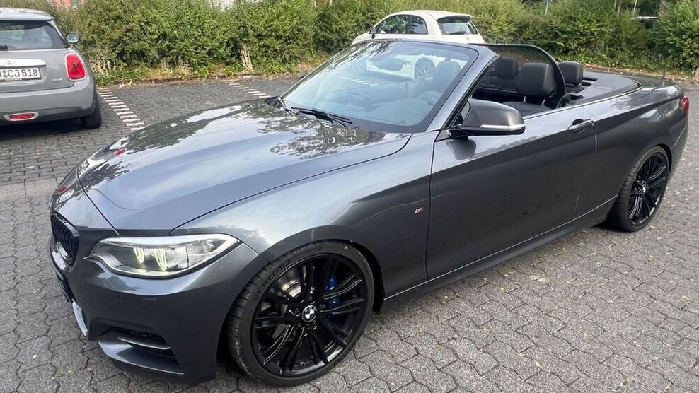 M235