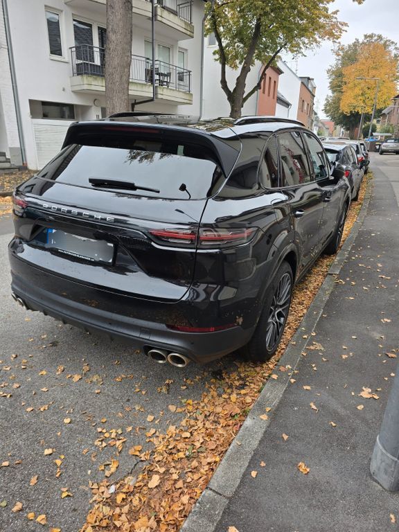 Porsche Cayenne 71.000 km 57.500 € Koeln 50859