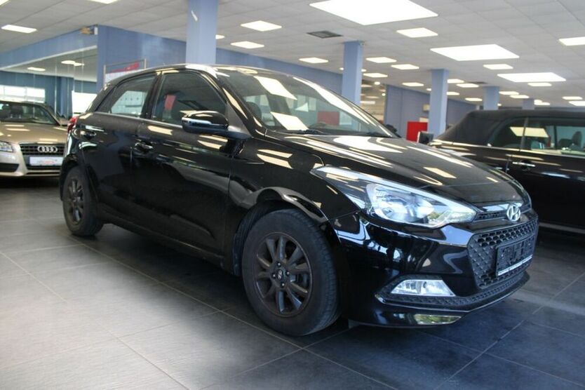 i20