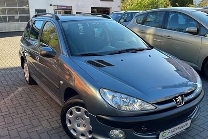 Peugeot 206 211.040 km 2.199 &euro; Troisdorf 53840