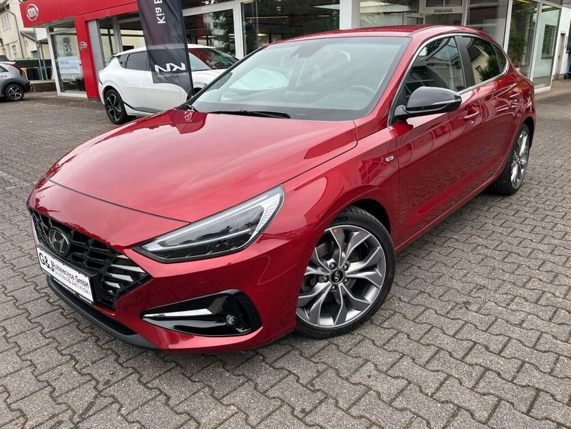 i30