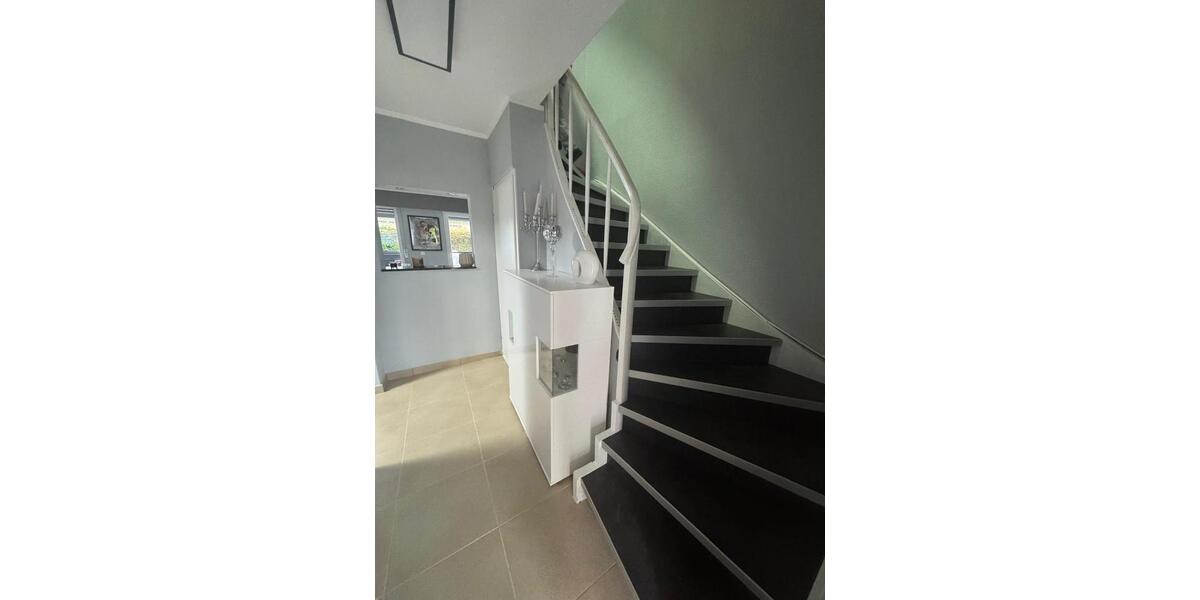 Reihenhaus Niederkassel - 5 Zimmer, 121 m&sup2;, 490.000&euro; | Angebot:24565571