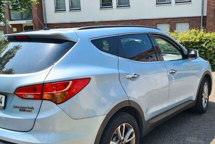Hyundai SANTA FE 110.000 km 14.200 € Köln 50968