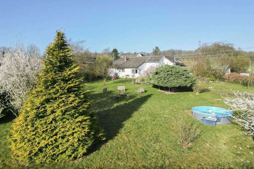 Haus zum Kaufen in Hennef (Sieg) 579.000 € 234.28 m²