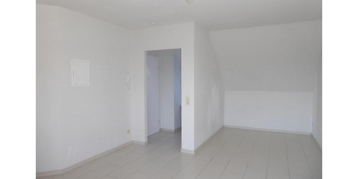 Dachgeschoßwohnung Bonn Auerberg - 1 Zimmer, 30 m&sup2;, 580&euro; | Angebot:25751673