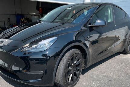Tesla Model Y 103.328 km 29.500 € Bonn 53113