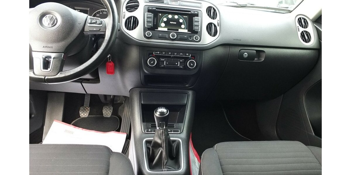 VW Tiguan WM26:CUP SPORT NAVI PARKPILOT TEMPOMAT 88.859 km 10.908 &euro; Köln 50858