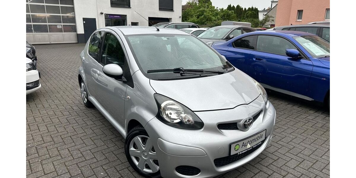 Toyota Aygo (X) 76.460 km 4.249 &euro; Troisdorf 53840