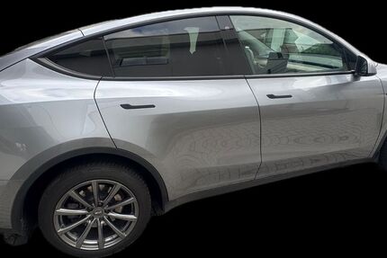 Tesla Model Y 30.000 km 40.900 &euro; Erpel 53579