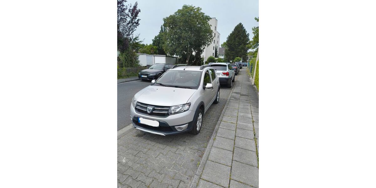 Dacia Sandero 94.000 km 5.700 &euro; Bonn 53229