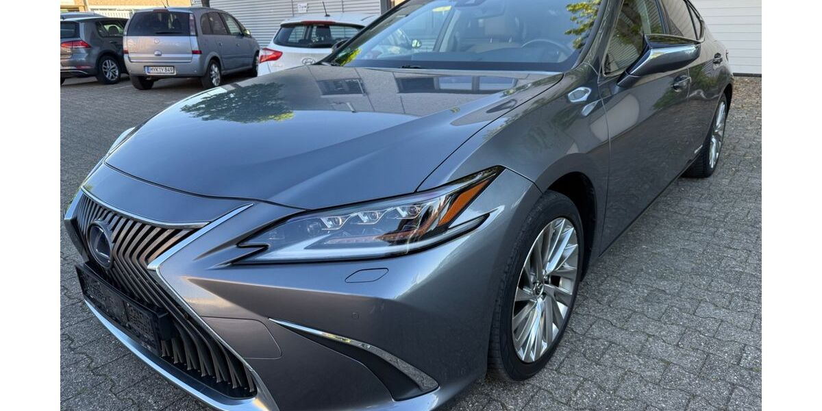 Lexus Andere 149.321 km 26.990 &euro; Köln 50767