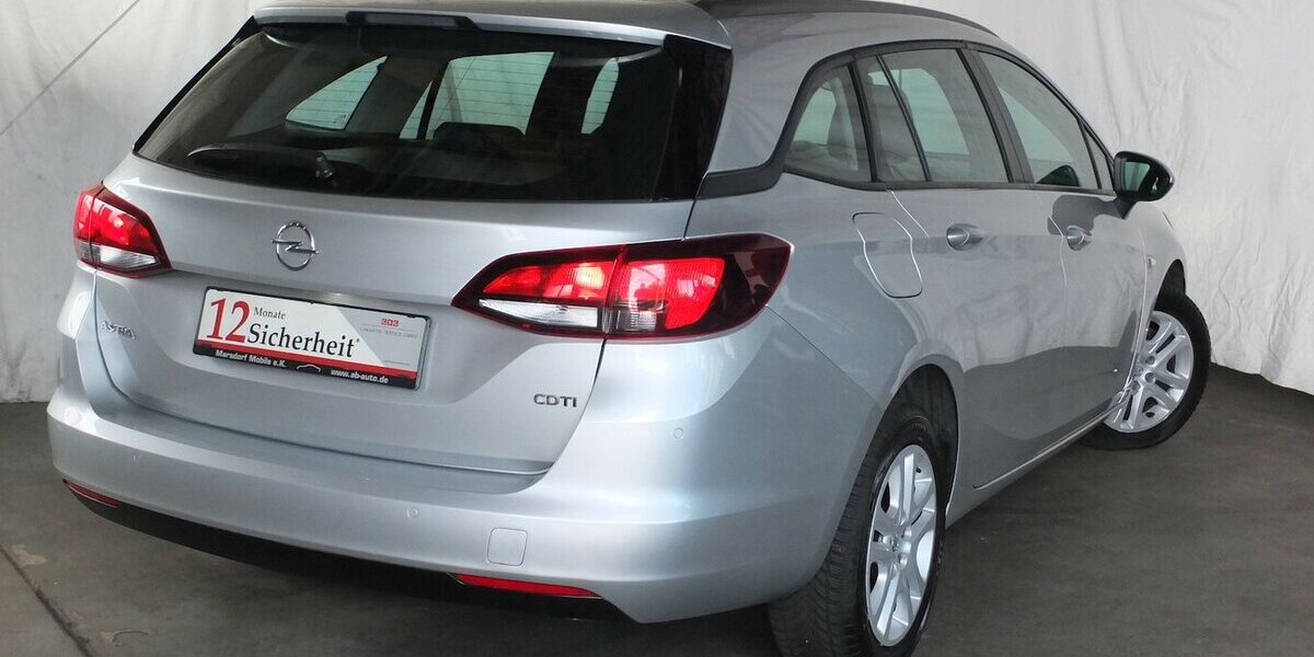 Opel Astra NAVI EINPARKHILFE ALLWETTERREIFEN EURO 6 99.278 km 8.995 &euro; Köln 50858