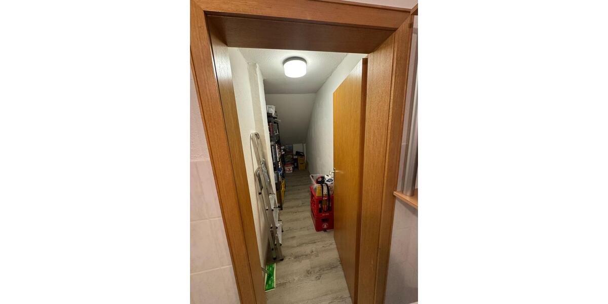 Dachgeschoßwohnung Bonn Hardtberg - 3 Zimmer, 84 m&sup2;, 680&euro; | Angebot:25690795