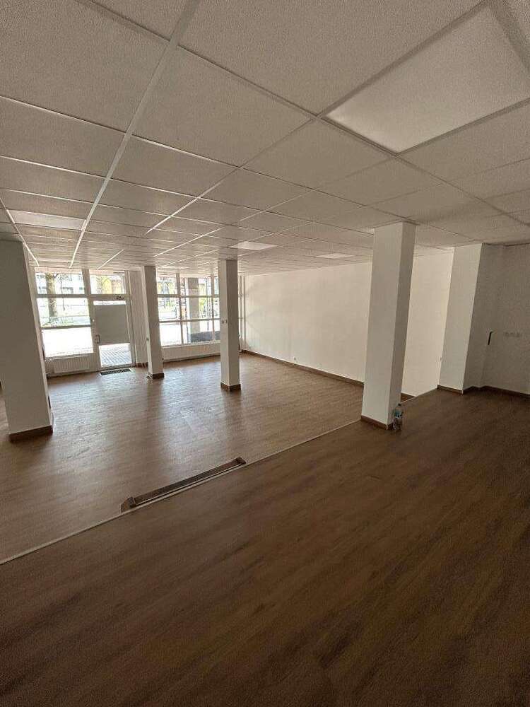 Einzelhandel in Köln 1.066,80 € 88.9 m²