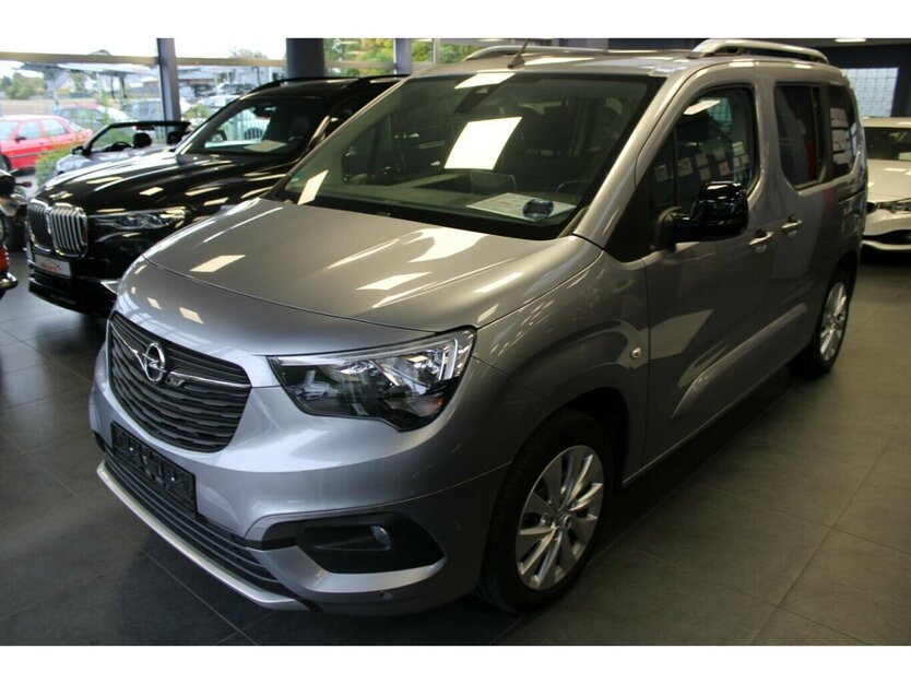 Opel Combo-e Life Ultimate 27.035 km 19.980 € Euskirchen 53881