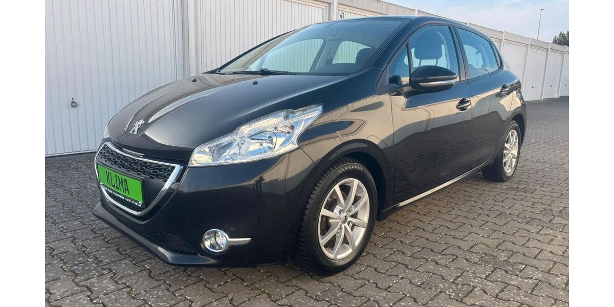 Peugeot 208 146.890 km 5.900 &euro; Bornheim 53332