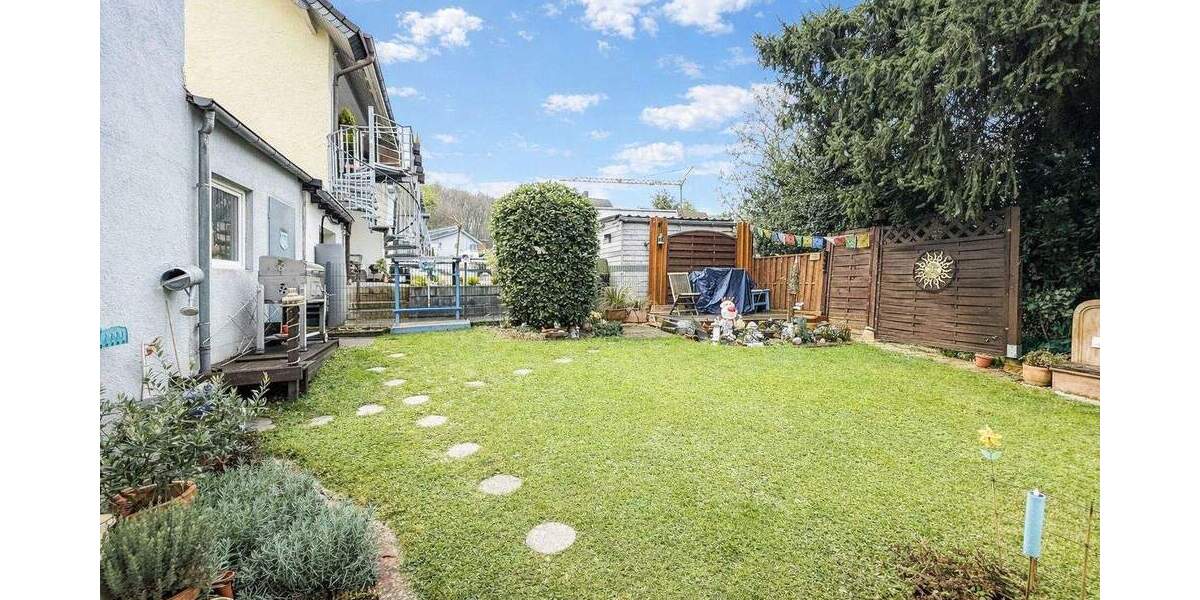 Mehrfamilienhaus, Wohnhaus Lohmar - 9 Zimmer, 242 m&sup2;, 745.000&euro; | Angebot:25706578