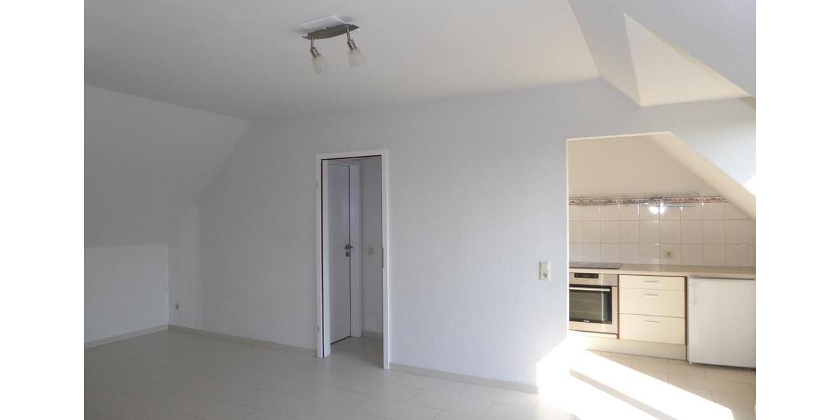 Dachgeschoßwohnung Bonn Auerberg - 1 Zimmer, 30 m&sup2;, 580&euro; | Angebot:26399111