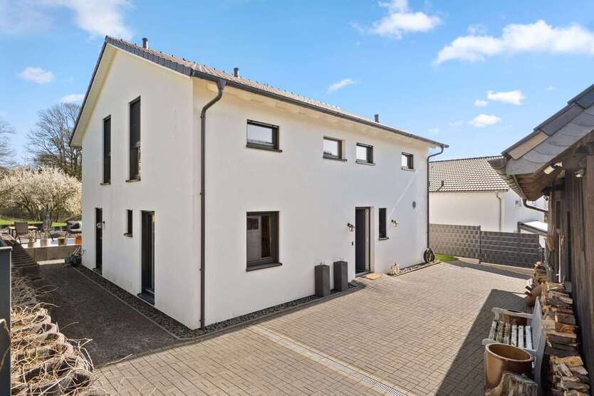 Haus zum Kaufen in Overath 780.000 € 176 m²