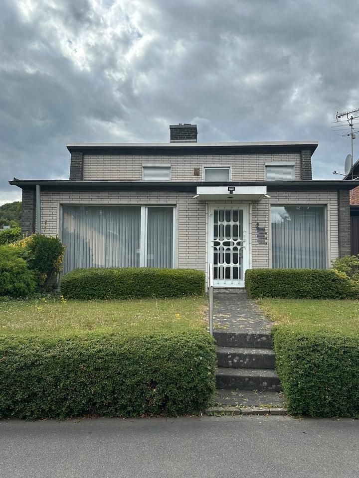 Top Lage Splitlevel Haus mit schönem Garten