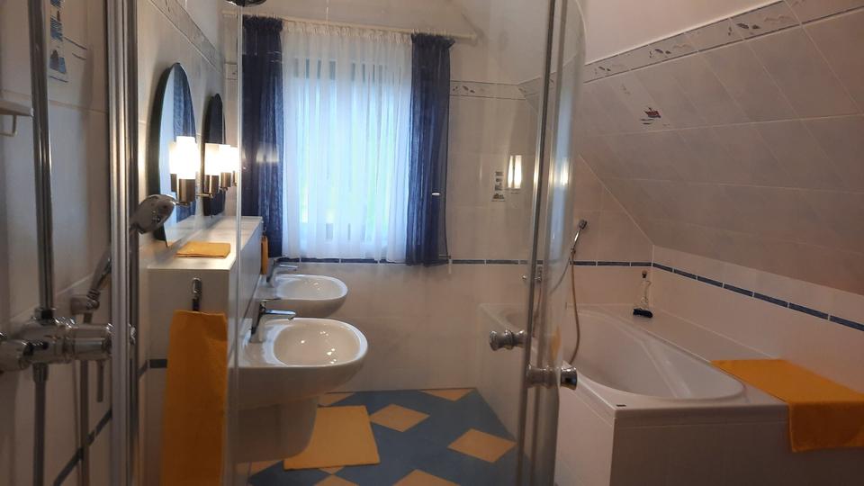 Einfamilienhaus Neunkirchen-Seelscheid Seelscheid - 4.5 Zimmer, 160 m&sup2;, 560.000&euro; | Angebot:25884046