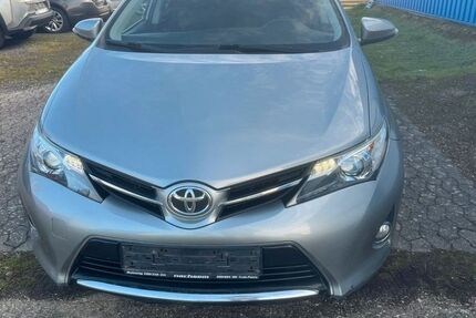 Toyota Auris 223.862 km 4.999 &euro; Euskirchen 53879