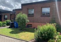 Reihenbungalow mit Garage und pflegeleichtem Garten