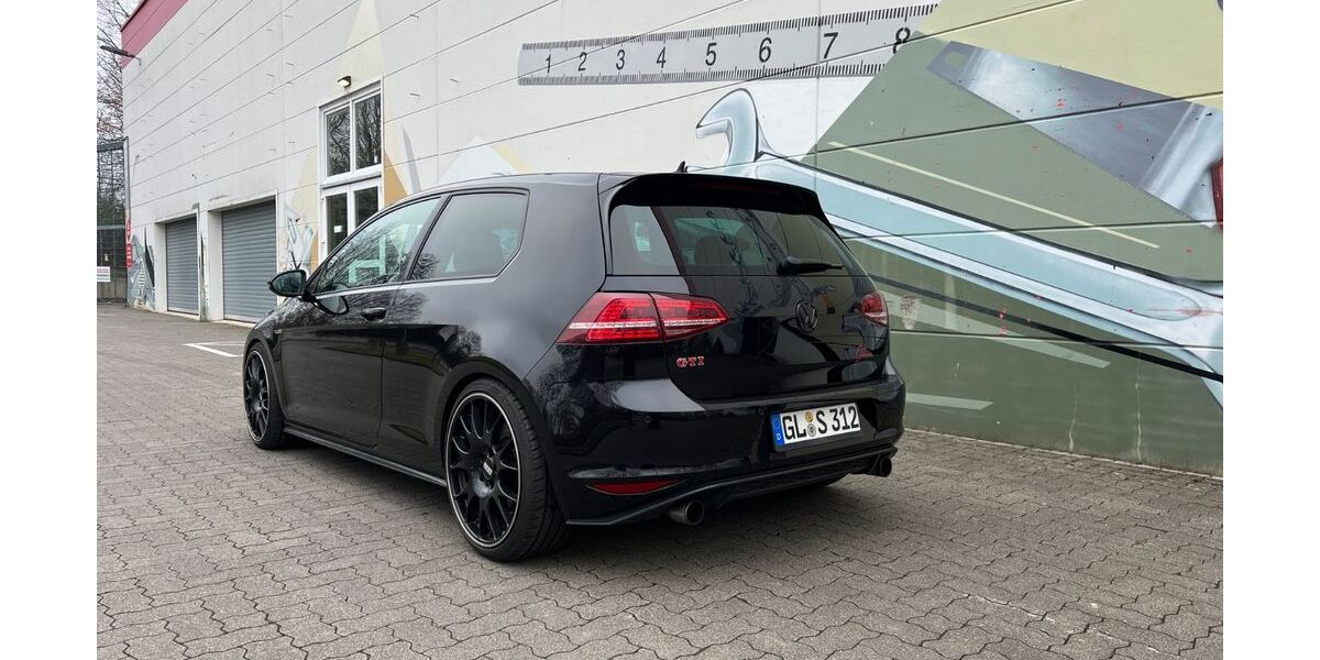 VW Golf 138.000 km 15.300 &euro; Asbach 53567