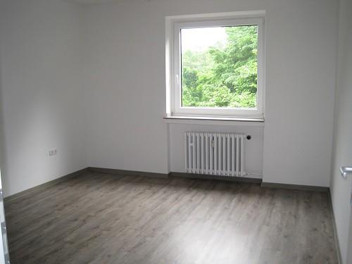 Etagenwohnung Bonn Tannenbusch - 2 Zimmer, 65 m&sup2;, 845&euro; | Angebot:25882859
