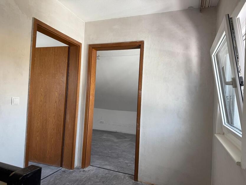 Moderne Doppelhaushälfte mit 3 Etagen zu vermieten Maximal 5 p