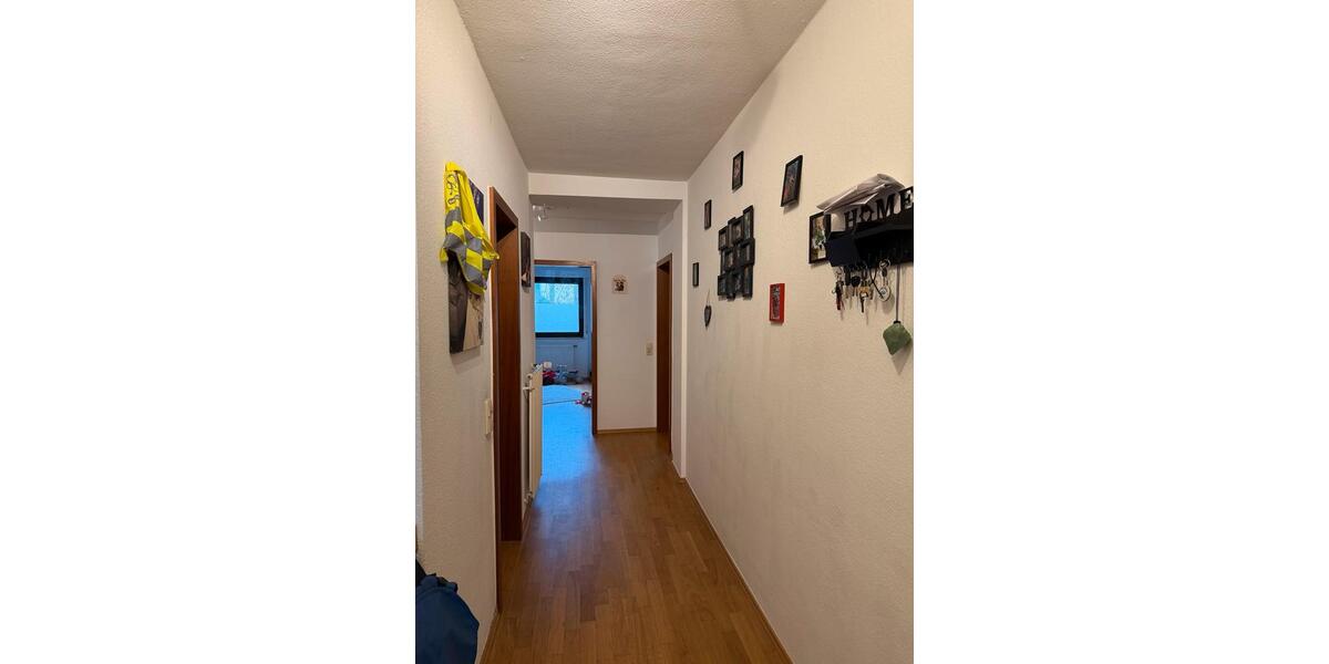 Etagenwohnung Hennef (Sieg) - 3 Zimmer, 92 m&sup2;, 1.250&euro; | Angebot:25756653