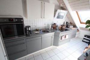 Wohnen mit Blick auf den Drachenfels: 3-Zimmer-Wohnung in attraktiver Lage von Bad Honnef - Dachgeschoßwohnung Bad Honnef - Rhöndorf Rhöndorf | Angebot:25908736