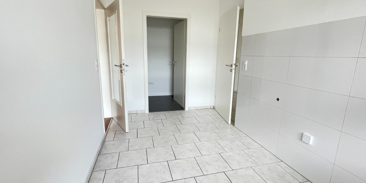 Zentrumsnaher Wohntraum: Frisch sanierte 3-Zimmer-Wohnung mit großem Balkon - Etagenwohnung Siegburg Zentrum | Angebot:26855170