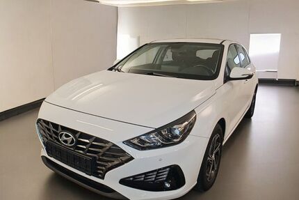 Hyundai i30 83.112 km 13.990 € Troisdorf-Spich 53842