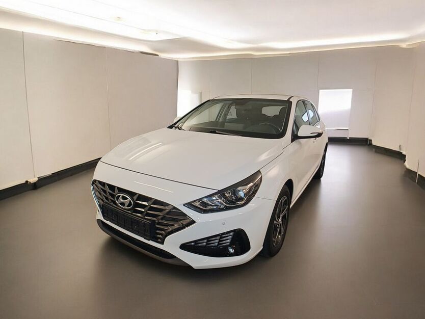 Hyundai i30 83.112 km 13.990 € Troisdorf-Spich 53842