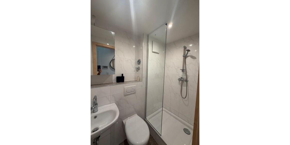 Hochparterre Köln Rodenkirchen - 1 Zimmer, 30 m&sup2;, 1.050&euro; | Angebot:26221220