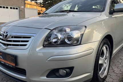 Toyota Avensis 74.000 km 6.490 € Troisdorf 53842