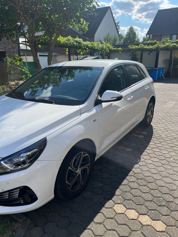 i30