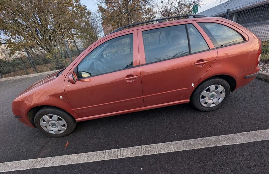 Skoda Fabia 146.500 km 2.800 € Köln 50733