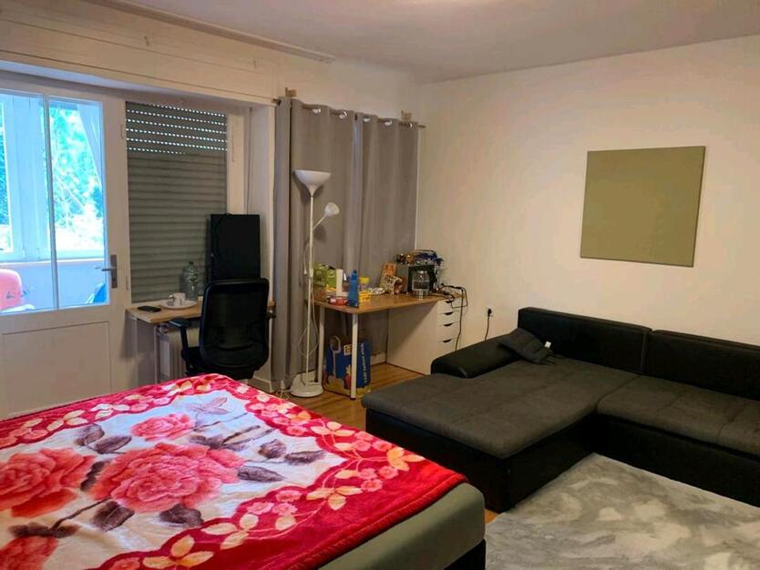 Ein schönes Zimmer in einer Frauen WG in Bonn. Top Lage !!