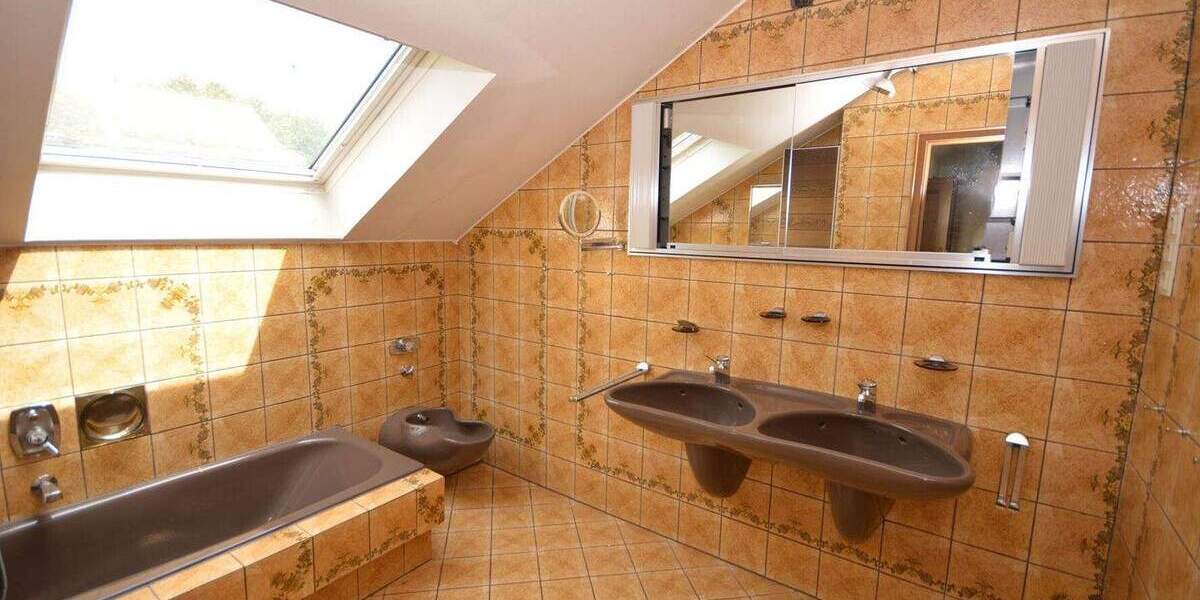 Einfamilienhaus Hürth Hermülheim - 7 Zimmer, 238 m&sup2;, 950.000&euro; | Angebot:24221072