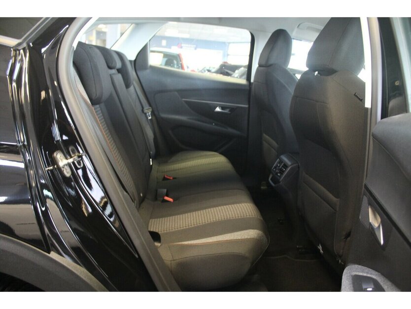 Peugeot 3008 PureTech 130 Stop&Start Crossway 39.028 km 14.980 € Euskirchen 53881