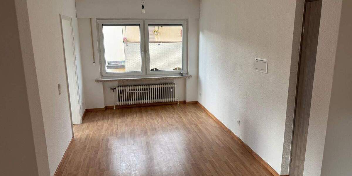 Etagenwohnung Brühl Pingsdorf - 3 Zimmer, 84 m&sup2;, 1.000&euro; | Angebot:25726743
