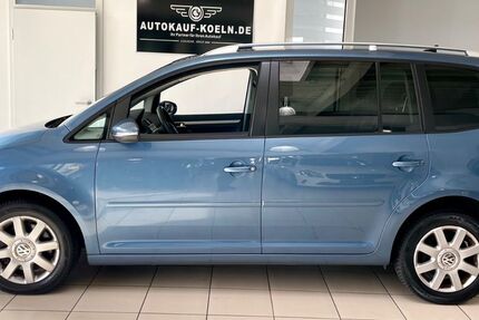 VW Touran 156.385 km 11.990 € Köln 51067
