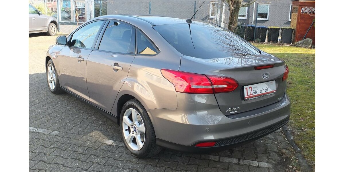Ford Focus KLIMAUTOMATIK PARKPILOT 4-TÜRIG 118.919 km 6.998 &euro; Köln 50858