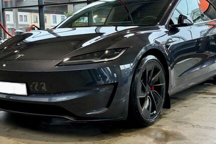 Tesla Model 3 18.000 km 49.299 € Siegburg 53721